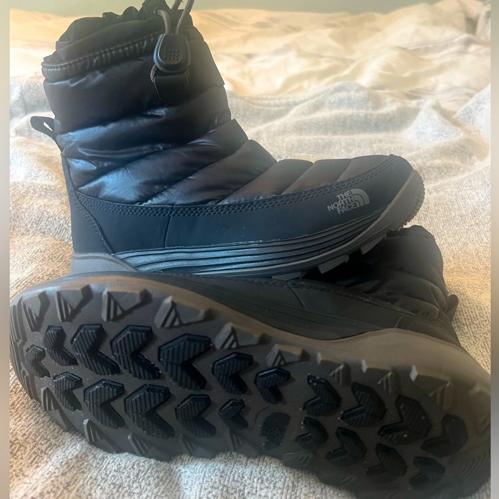 Black Northface Boots size 3 Y